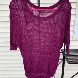 Light Cropped Sleeve Sweater